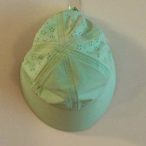 Lululemon mint green running hat